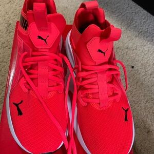 Womens Puma Softride Enzo NXT..extreme cushioning comfort!!!